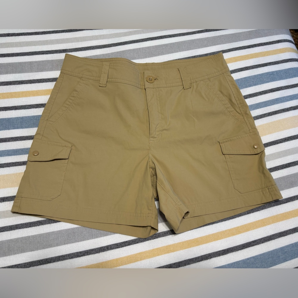 Eddie Bauer Tan Cargo Shorts for Outdoor Adventures